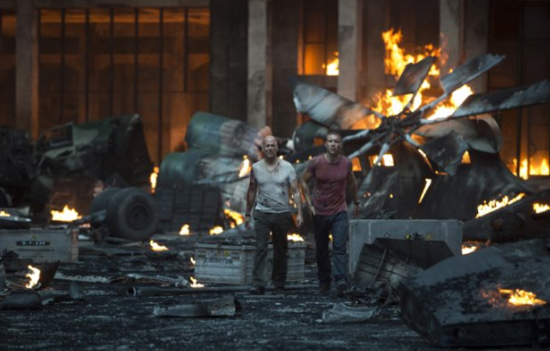 a_good_day_to_die_hard-21-bruce_willis-jai_courtney