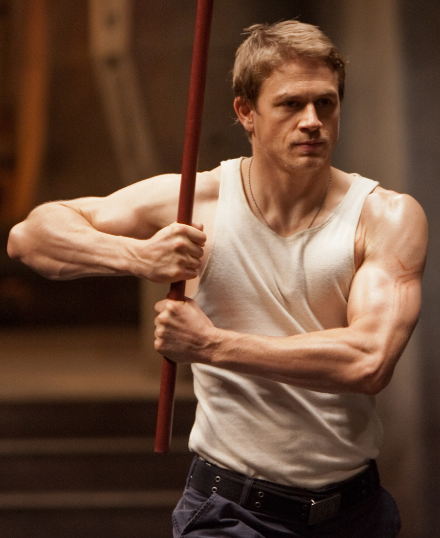 charlie_hunnam-sons_of_anarchy_season_6-3