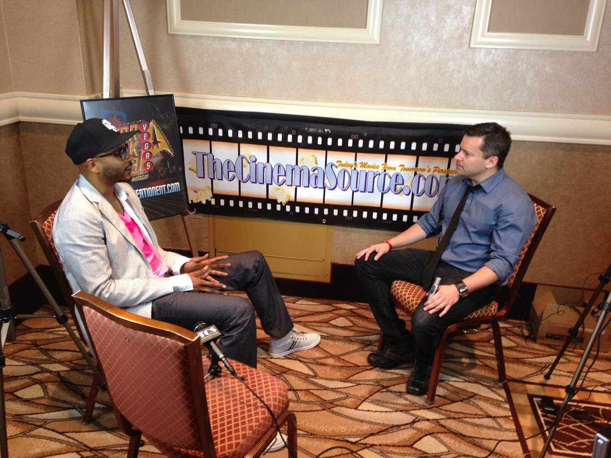 cirroc_lofton-interview-with-dan_deevy-at_12th_annual_star_trek_convention_in_las_vegas-1