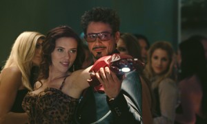 iron_man_2-13-robert_downey_jr-scarlett_johansson