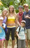 just_go_with_it-23-jennifer_aniston-adam_sandler-brooklyn_decker-nick_swardson-bailee_madison-griffin_gluck
