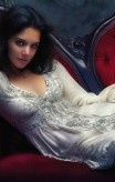 katie_holmes-the_romantics-5