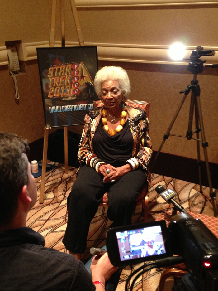 nichelle_nichols-interview_at_12th_annual_star_trek_convention_in_las_vegas-2