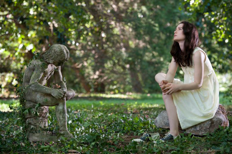 stoker-11-mia_wasikowska