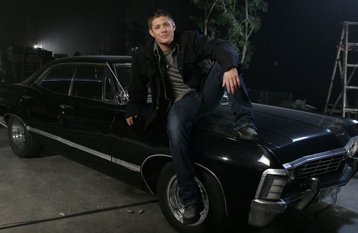 supernatural_vegas_convention_2014-jared_padalecki-jensen_ackles-vintage_1967_chevy_impala
