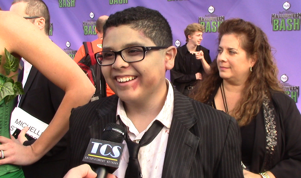 the_hub_first_annual_halloween_bash_red_carpet-3-rico_rodriguez