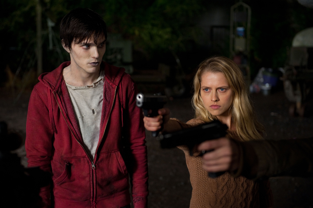 warm_bodies-11-nicholas_hoult-teresa_palmer