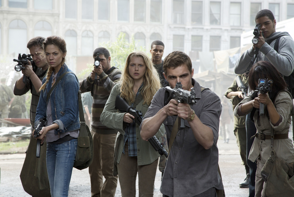 warm_bodies-15-teresa_palmer-dave_franco-analeigh_tipton