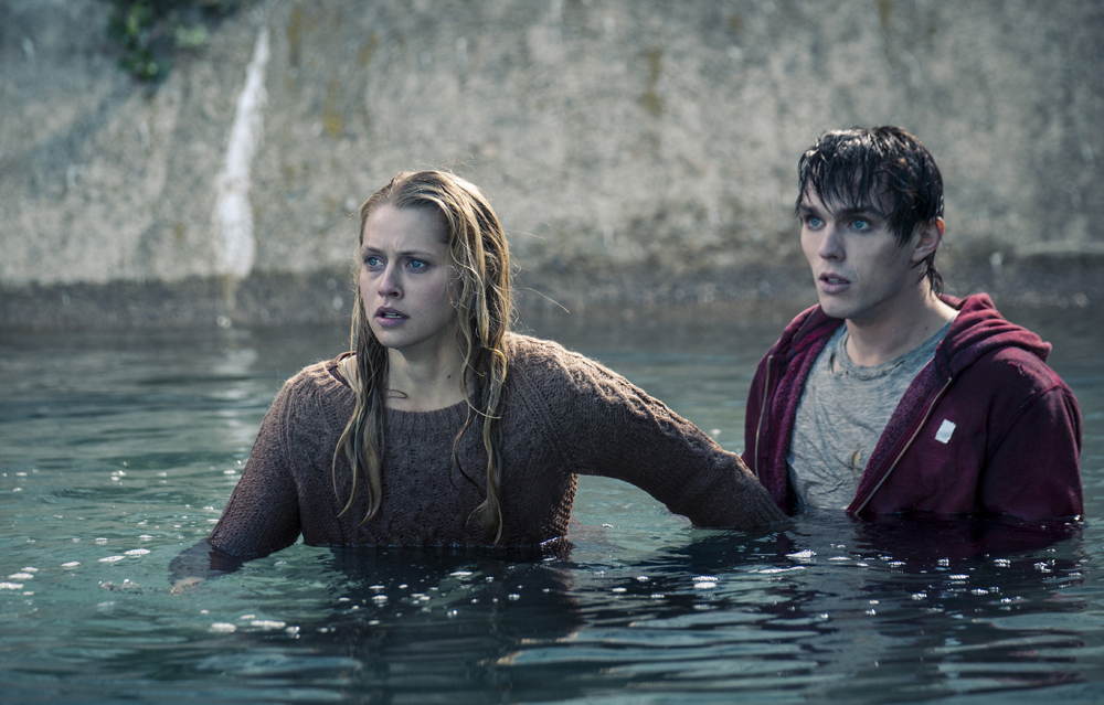 warm_bodies-24-nicholas_hoult-teresa_palmer