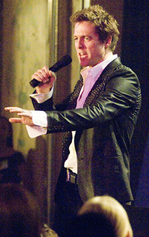 Music_and_Lyrics-5-Hugh_Grant